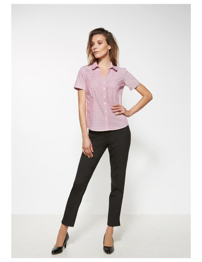 The Biz Corporates Womens Slim Leg Pant is a 55% Polyester 43% Wool 2% Elastane pant. Available in 3 colours. Sizes 4-20.