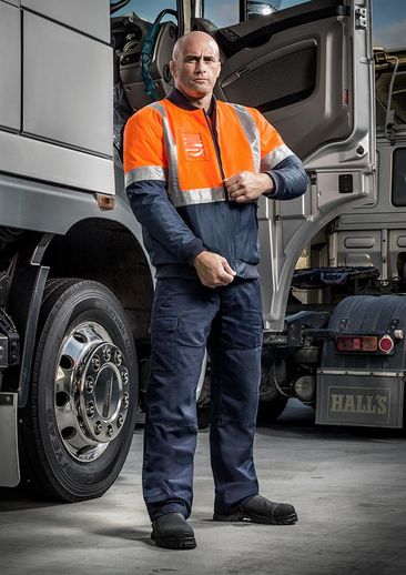 zj351 Syzmik Hi Vis Quilted Flying Jacket The Syzmik Hi Vis Quilted Flying Jacket is a polyester, waterproof jacket with retroreflective tape. Hi vis standards compliant. 2 colours. Great Syzmik jackets.
