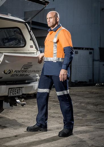 zw004 Syzmik Mens Taped Utility Pant Regular The Syzmik Mens Taped Utility Pant is a midweight cotton drill pant. Retroreflective tape. Navy or Black. Great workwear from Syzmik.