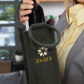 The Trends Napoli Jute Wine Carrier is a single bottle wine carrier in natural jute. 2 colours. Great branded wine bags & jute promo products