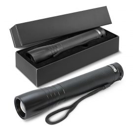 The Swiss Peak 10W Cree Torch is a large 10W metal torch with adjustable beam.  Fitted with ultra bright LED's.  Corporate gifts by Swiss Peak.