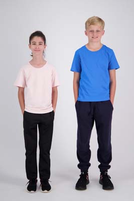 The Cloke Kids Outline Tee is a 185GSM cotton crew neck tee.  Pre Shrunk.  2 - 14.  13 colours.  Great branded quality tees from Cloke.