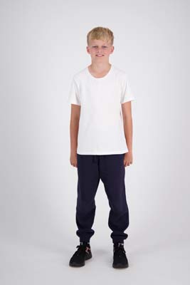 The Cloke Kids Outline Tee is a 185GSM cotton crew neck tee.  Pre Shrunk.  2 - 14.  13 colours.  Great branded quality tees from Cloke.