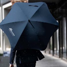 The BLUNT Coupe Umbrella is a lightweight, full length umbrella.  6 rib, 58cm.  High end.  2 colours.  Great branded corporate umbrellas.