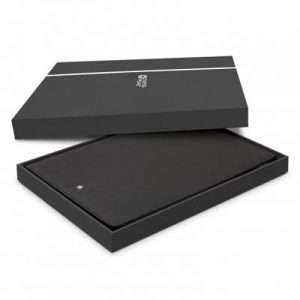 The Swiss Peak Heritage A4 Portfolio is a deluxe compendium made from premium Italian PU. Zip closure. Engraving or full colour transfer available.