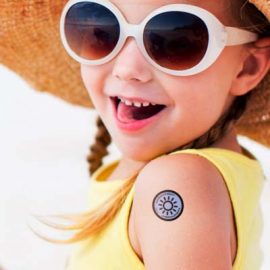The TRENDS Sunburn Alert stickers are a pack of 4 stickers that alert when sunscreen needs to be reapplied.  Full colour branding on packaging.