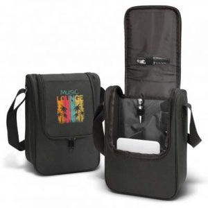 The TRENDS Bordeaux Picnic Set is a premium picnic set - perfect for wine and cheese lovers. Just add the cheese and wine and you are all set.