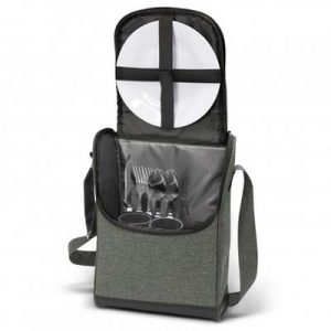 The TRENDS Vancouver Picnic Set is a 2 person picnic set with 2 tone heather finish.  Just add wine for a great corporate gift for suppliers, clients and staff.