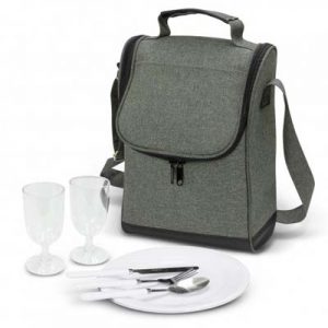 The TRENDS Vancouver Picnic Set is a 2 person picnic set with 2 tone heather finish.  Just add wine for a great corporate gift for suppliers, clients and staff.