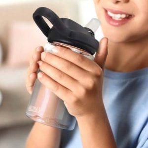 The Camelbak Eddy+ Kids Bottle 400ml is a lightweight, durable and great for kids.  Screw on lid with flip valve.  Spillproof.  Great Camelbak products