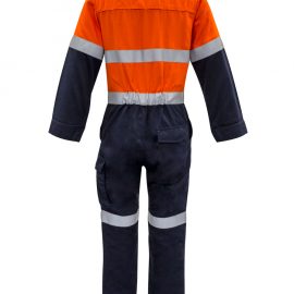 The Syzmik Mens Orange Flame Hoop Taped Spliced Overall is a 55% modacrylic overall with multiple pockets. Available in 2 colours. Sizes 77 - 122.