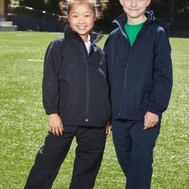 The Unlimited Edition Latitude Kids Track Pants are showerproof track pants with pockets with side zips. Available in 2 colours. Sizes 4 - 12.