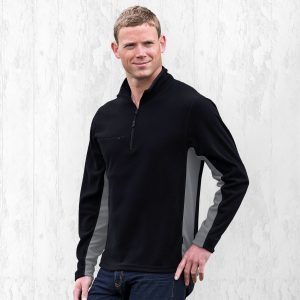 The Catalogue Vantage Top is 100% polyester, microfleece top with 1/4 zip. Available in Black/Aluminium. Sizes XS - 3XL, 5XL.