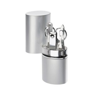 The Catalogue Manicure Set is an aluminium case with 6 manicure tools included. Available in 1 colour. One size.