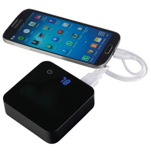 The Catalogue Giga Charger with Power Check is a compact, portable charger with LED display. Perfect for keeping your tech charged when you're on the go.
