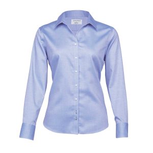 The Catalogue Barkers Clifton Shirt – Womens is a 95% cotton shirt. Tapered fit. Available in French Blue. Sizes 8 - 20.