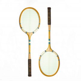 The Catalogue Backyard Badminton Set is an antique natural wood, 5-piece, badminton set. Comes with a canvas bag.