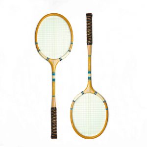 The Catalogue Backyard Badminton Set is an antique natural wood, 5-piece, badminton set. Comes with a canvas bag.