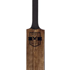 The Catalogue Backyard Cricket Set is an 8 piece vintage inspired cricket set. Includes a bat, wickets, bails and a ball.
