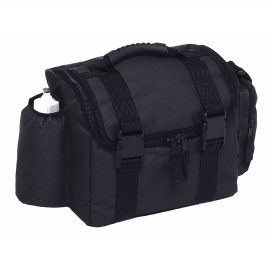 The Catalogue Cool Shuttle is a polyester cool bag. Multiple compartments. Rubber handle and adjustable shoulder strap. 11 colours.