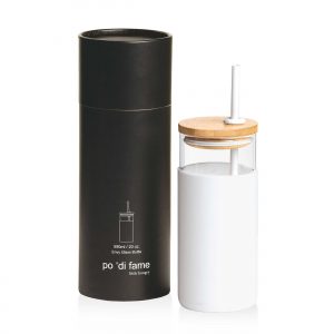 The Catalogue Envy Glass Bottle is a borosilicate glass bottle with a bamboo lid. BPA Free. Available in 2 colours.