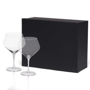 The Catalogue Ginaissance Glass Set is a set of 2 stemmed gin and tonic glasses. Ballon shaped glasses. Holds 550ml in each glass.