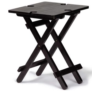 The Catalogue Grande Tavolo Table is a foldable, bamboo table. Includes four integrated glass holders. Comes with carry bag.