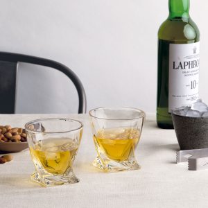 The Catalogue Highland Whisky Glass Set is a set of 2 whisky glasses. Holds 300ml of liquid. Curved design with square base.