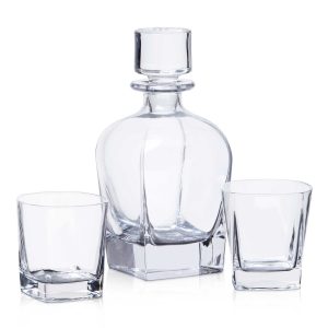 The Catalogue Islay Whisky Decanter Set is a 3 piece crystal glass set. Includes 2 whisky glasses and a decanter. 100% Lead free.