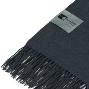 The Catalogue Mt Lodge Merino Blanket is a 100% merino wool blanket with a herringbone weave. Brushed for a luxury feel.