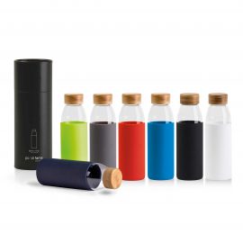 The Catalogue Orbit Glass Bottle is a 500ml glass bottle with a bamboo lid. BPA free. Available in 7 colours.