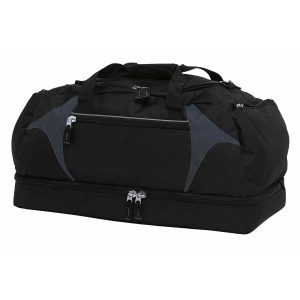 The Catalogue Spliced Zenith Sports Bag is a 55L, polyester sports bag with multiple compartments. Available in 16 colours.