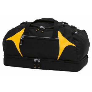 The Catalogue Spliced Zenith Sports Bag is a 55L, polyester sports bag with multiple compartments. Available in 16 colours.