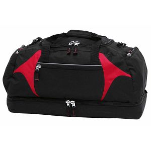 The Catalogue Spliced Zenith Sports Bag is a 55L, polyester sports bag with multiple compartments. Available in 16 colours.