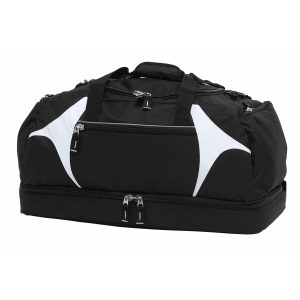 The Catalogue Spliced Zenith Sports Bag is a 55L, polyester sports bag with multiple compartments. Available in 16 colours.