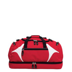 The Catalogue Spliced Zenith Sports Bag is a 55L, polyester sports bag with multiple compartments. Available in 16 colours.