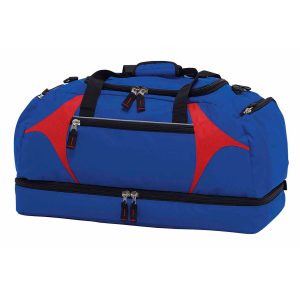 The Catalogue Spliced Zenith Sports Bag is a 55L, polyester sports bag with multiple compartments. Available in 16 colours.