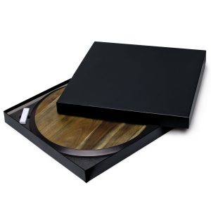 The Catalogue Squisito Lazy Susan is an acacia hardwood lazy Susan. 18-inch circular, rotating board. Chalkboard rim for labelling.