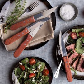 The Catalogue Steak Knife 6 pcs Set is a 6 piece serrated knife set. Made from stainless steel and rosewood. Includes a gift box.