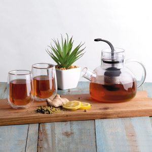 tea-for2-set-lifestyle The Catalogue Tea For2 Set is a 3 piece, glass tea set. Stainless steel infuser. Teapot holds 1 litre. Each glass holds 180ml.