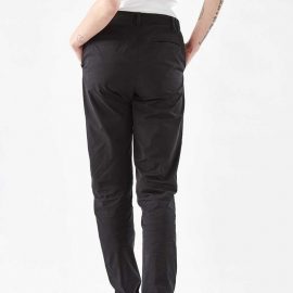 The Stormtech Women's Soho Performance Pant is an ultra-light and soft pant with multiple pockets. Available in Black. Sizes XS - 2XL.