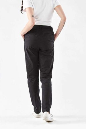 The Stormtech Women's Soho Performance Pant is an ultra-light and soft pant with multiple pockets. Available in Black. Sizes XS - 2XL.