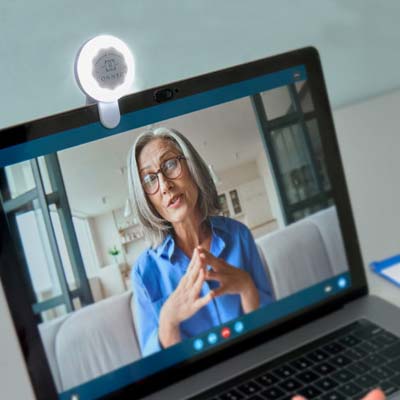 The TRENDS Halo Selfie Light is a clip on selfie light for phones and other mobile devices. Ultra White LED.  3 brightness levels.  White.  