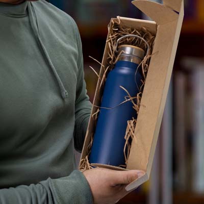 The TRENDS Die Cut Box with Locking Lid is perfect for presenting bottles.  Digital print available.  295x76x76mm.  