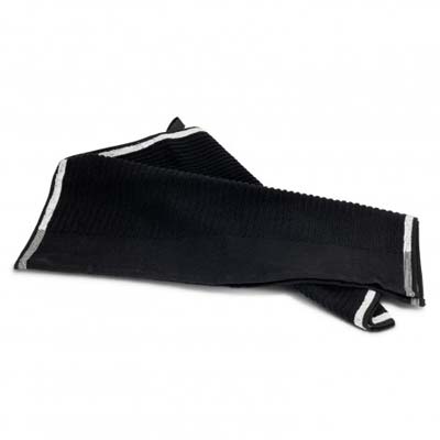 The Titleist Players Terry Towel is a premium golf towel made from cotton terry towelling.  500 x 1000mm with handy loop to attach to golf caddy.