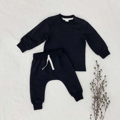 The Baby Blanks Baby Trackpant Set is a crew and trackpant set in size 000 – 1. 6 colours available. Cotton/elastane. Perfect for your kids clothing label.