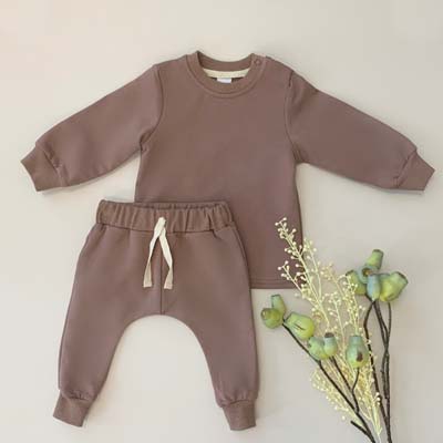 The Baby Blanks Baby Trackpant Set is a crew and trackpant set in size 000 – 1. 6 colours available. Cotton/elastane. Perfect for your kids clothing label.
