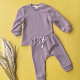 The Baby Blanks Baby Trackpant Set is a crew and trackpant set in size 000 – 1.  6 colours available.  Cotton/elastane.  Perfect for your kids clothing label.
