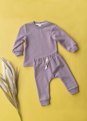 The Baby Blanks Baby Trackpant Set is a crew and trackpant set in size 000 – 1. 6 colours available. Cotton/elastane. Perfect for your kids clothing label.