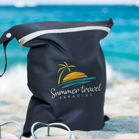 The Trends Collection Brighton Wet Bag is a great way to store wet or dirty items.  Machine washable.  Great for swimming, daycares and more.  5 colours.